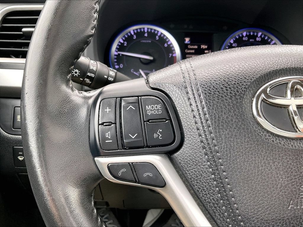 Used 2018 Toyota Highlander Limited w/ Protection Package #3 AWD/4WD image 24