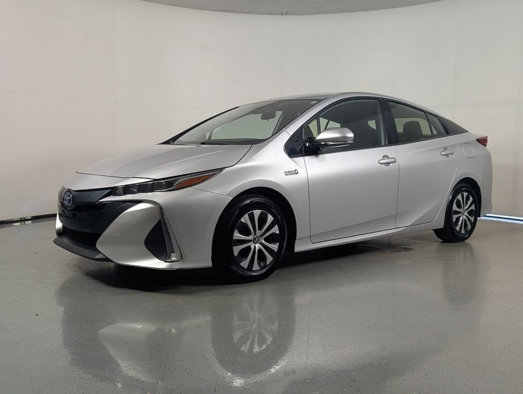 Used 2020 Toyota Prius Prime XLE FWD image 3