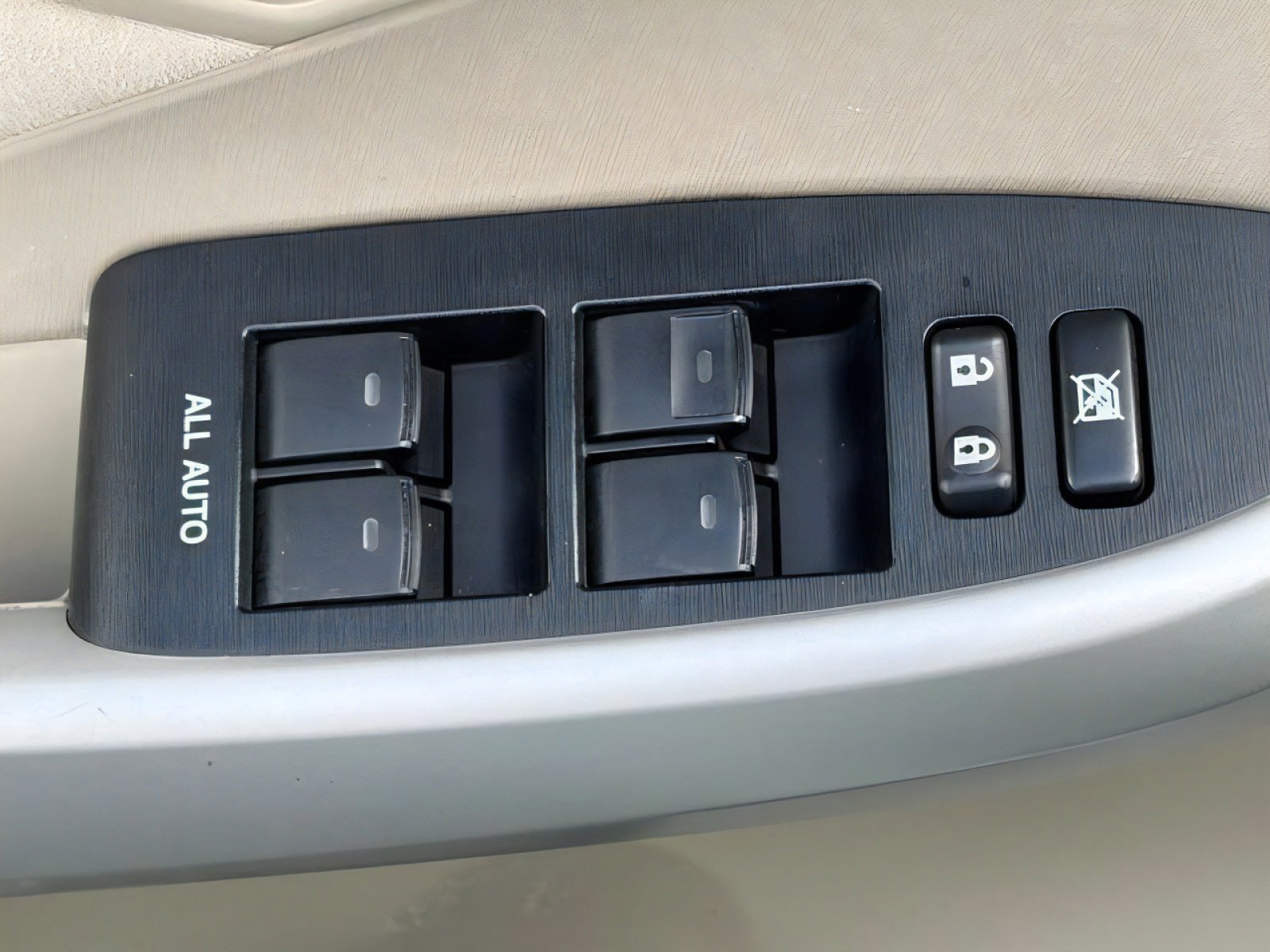 Used 2013 Toyota Prius Three image 15