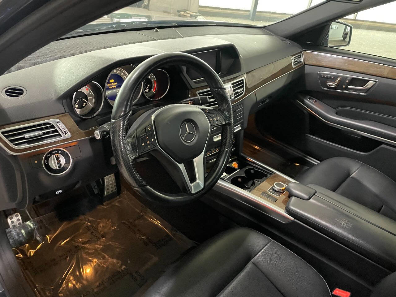 Used 2016 Mercedes-Benz E 350 4MATIC Sedan image 16