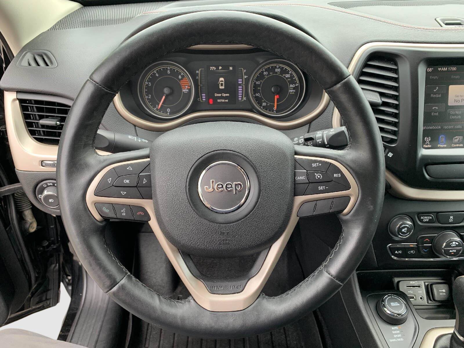 Used 2017 Jeep Cherokee 75th Anniversary AWD/4WD image 10
