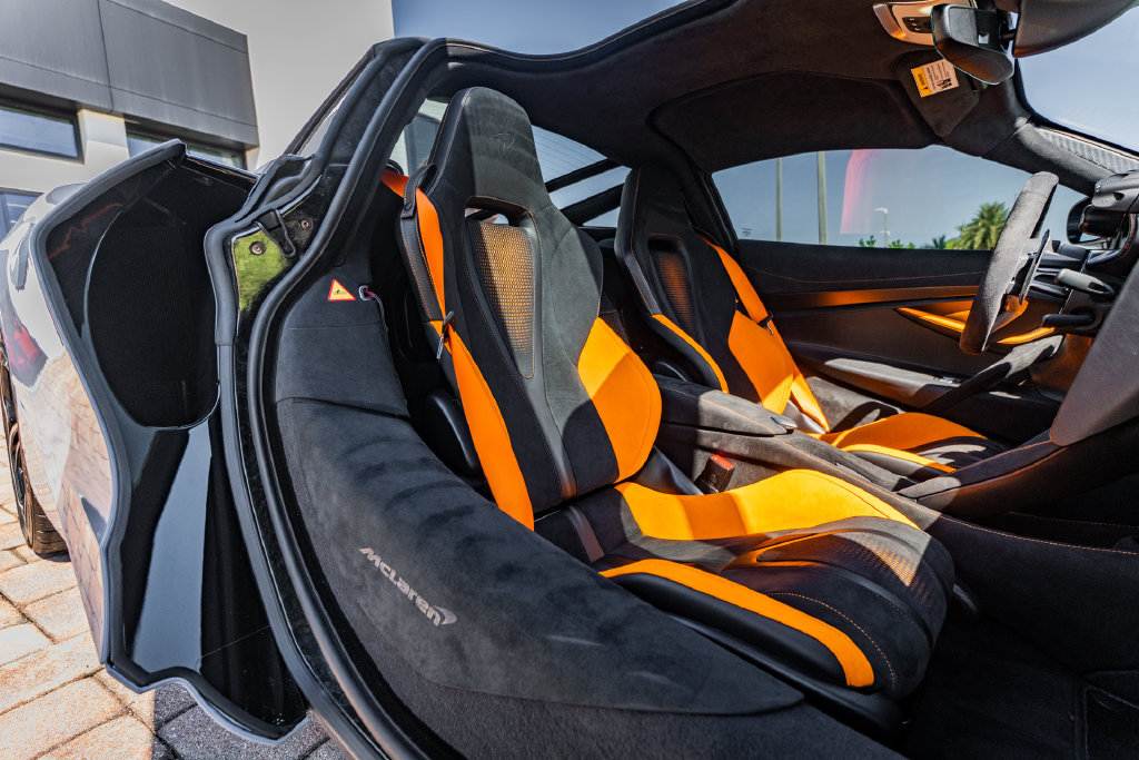 Used 2024 McLaren 750S RWD image 29