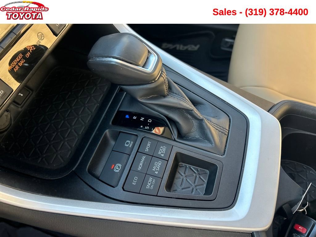 Certified 2020 Toyota RAV4 XLE Premium image 26