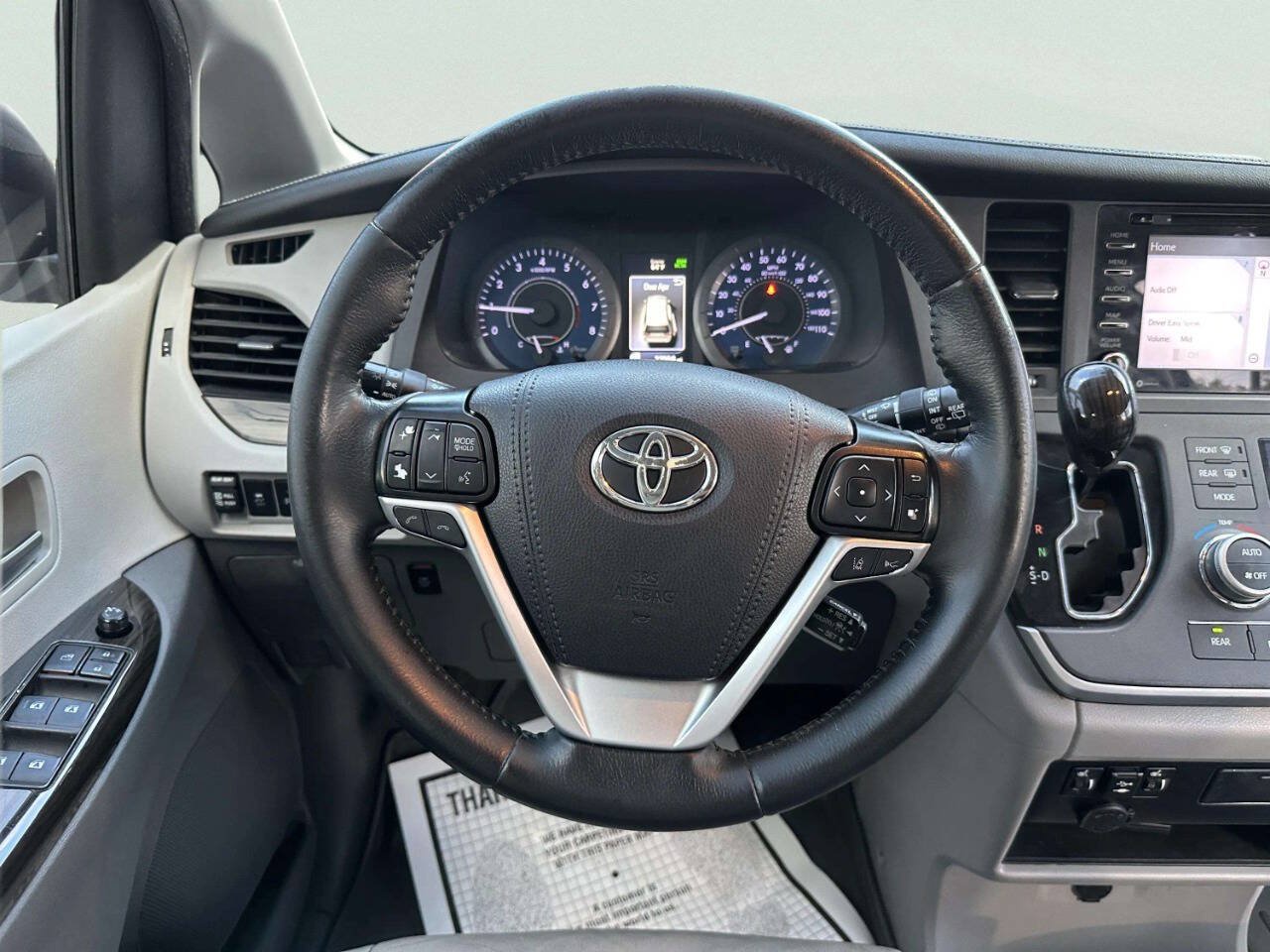 Used 2020 Toyota Sienna XLE w/ XLE Navigation Package FWD image 25