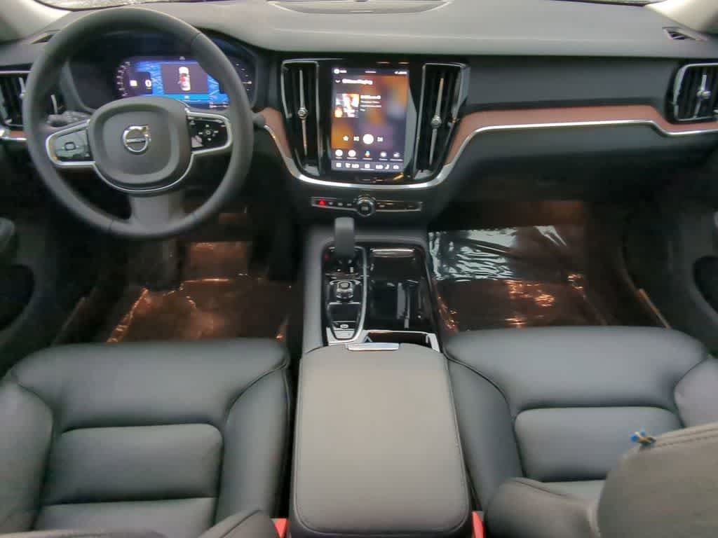 Certified 2025 Volvo S60 T8 Plus AWD/4WD image 14
