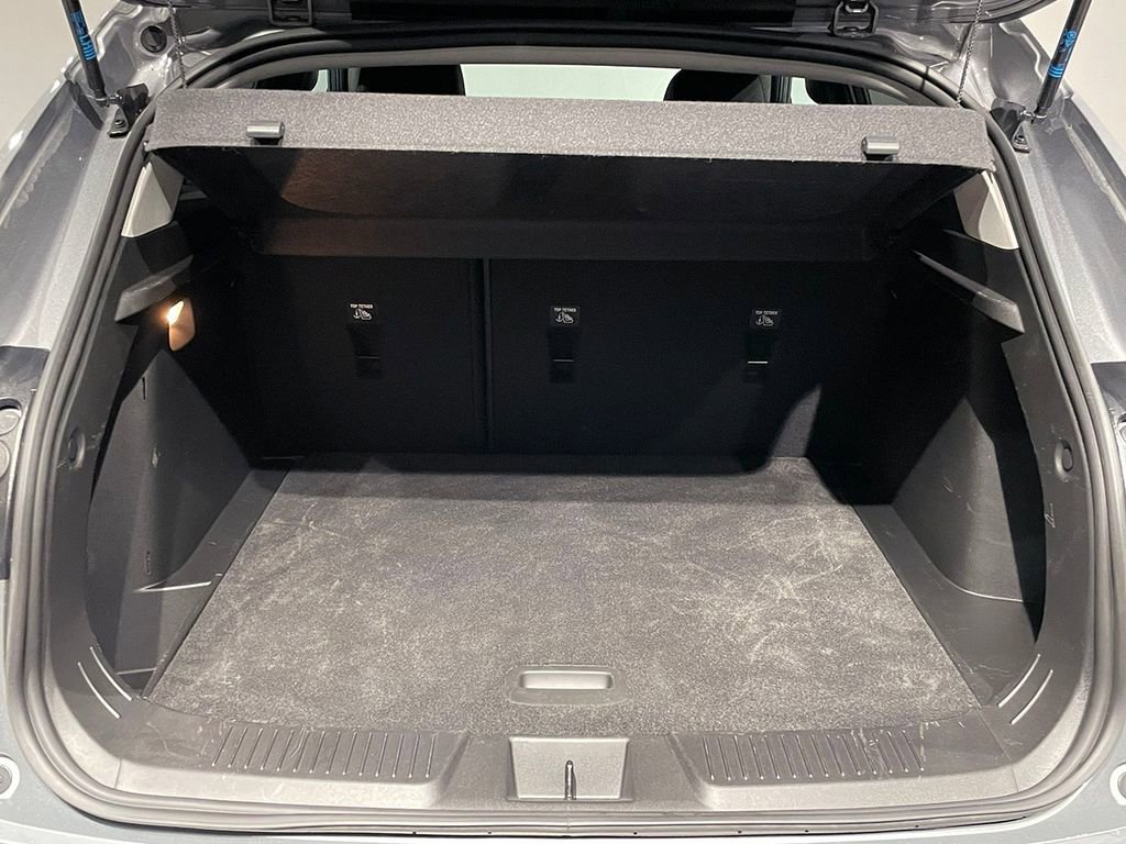 Used 2024 Chevrolet Trax LT w/ Sunroof Package image 5