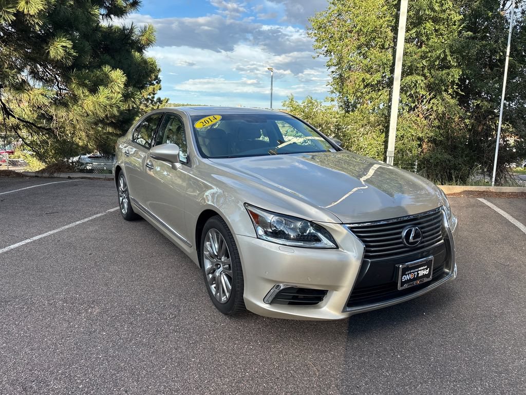 Used 2014 Lexus LS 460 w/ Comfort Package RWD image 3