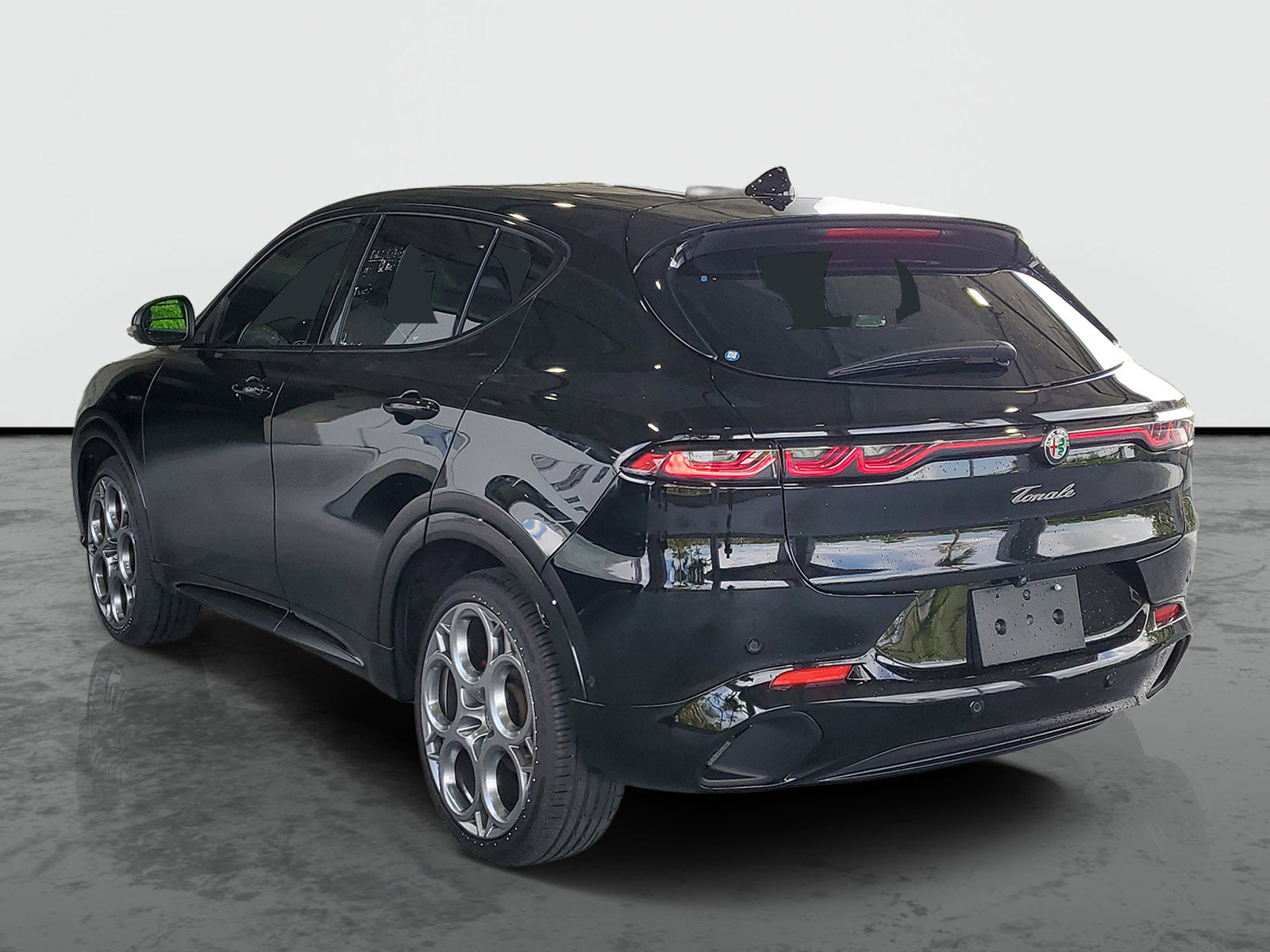 Used 2025 Alfa Romeo Tonale w/ Premium Package AWD/4WD image 3