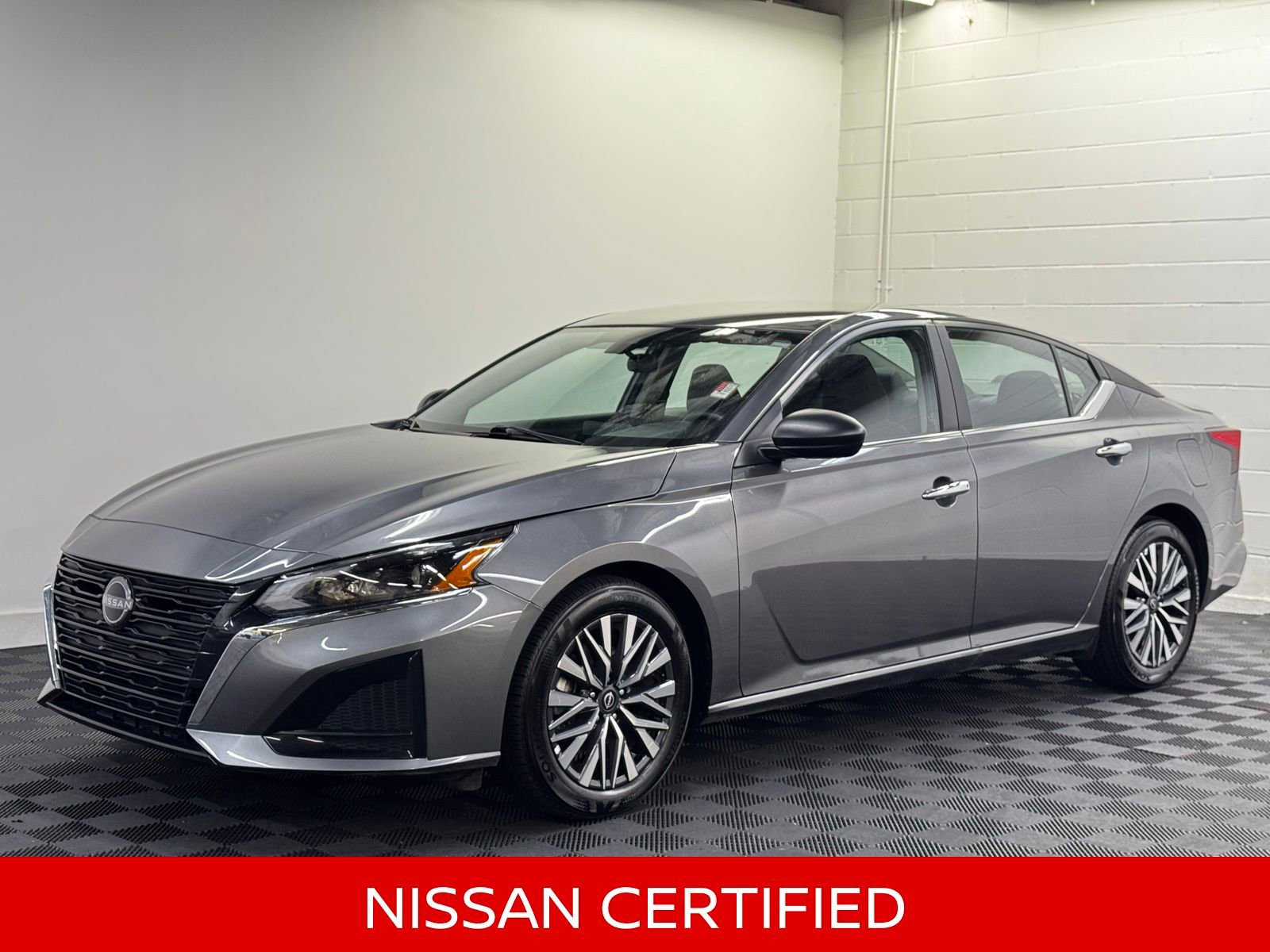 Certified 2025 Nissan Altima 2.5 SV image 1