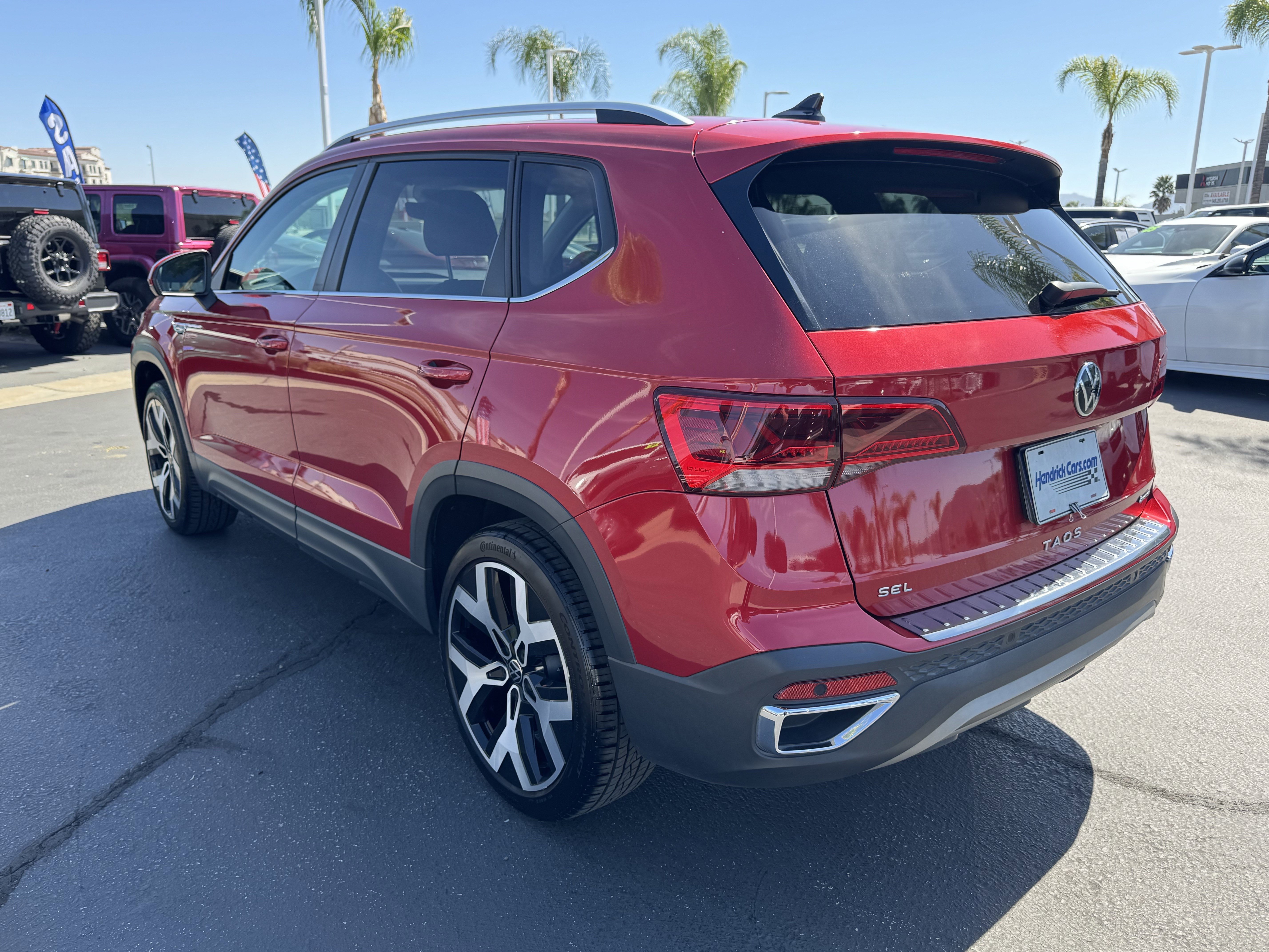 Used 2022 Volkswagen Taos SEL w/ Panoramic Sunroof Package image 8