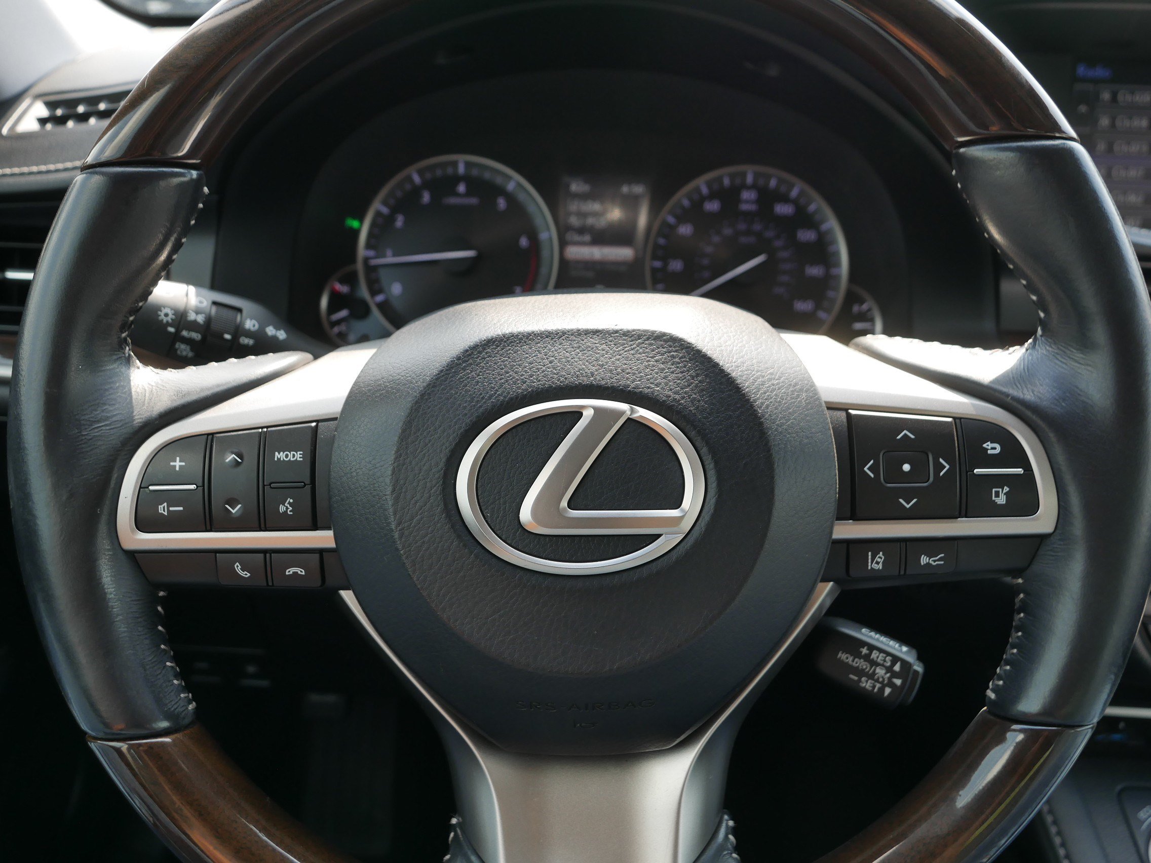 Used 2016 Lexus ES 350 w/ Luxury Package w/Wood Trim FWD image 25
