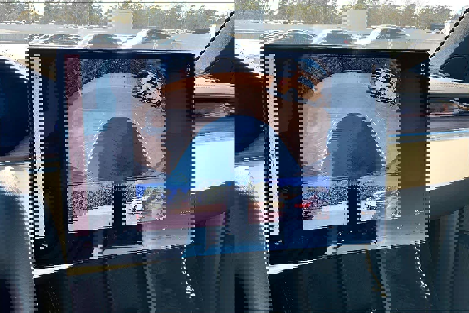 Used 2022 Tesla Model X image 24