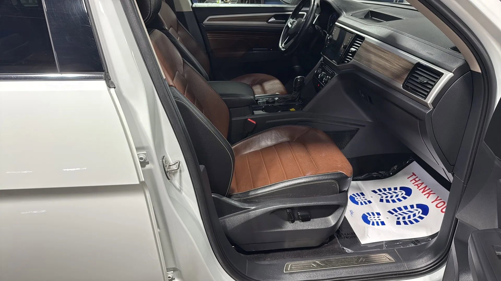 Used 2021 Volkswagen Atlas SEL Premium image 16