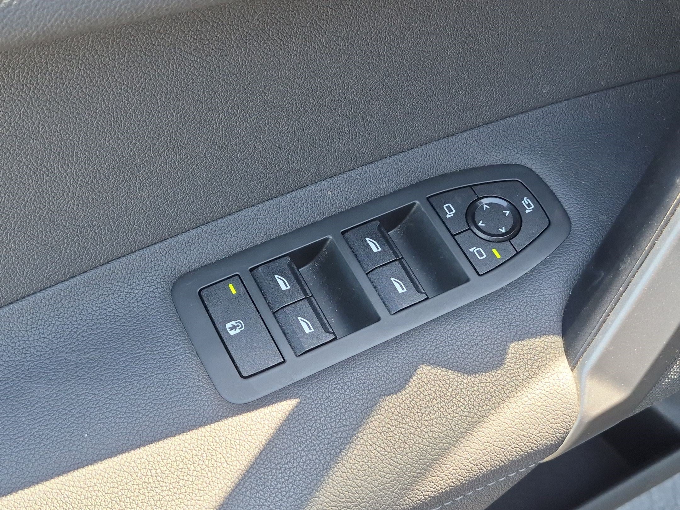 Certified 2025 BMW iX xDrive50 AWD/4WD image 15