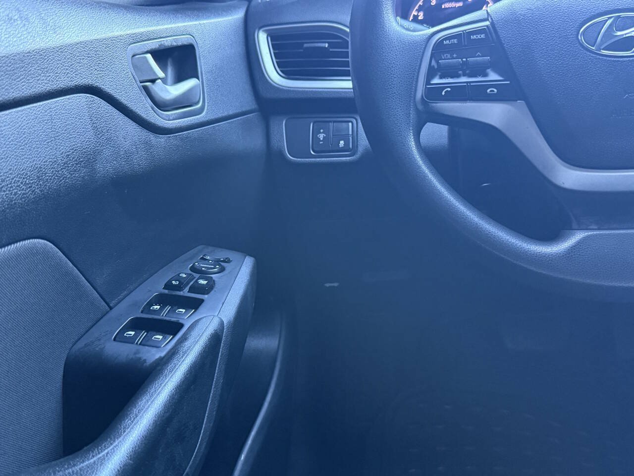 Used 2022 Hyundai Accent SE FWD image 23