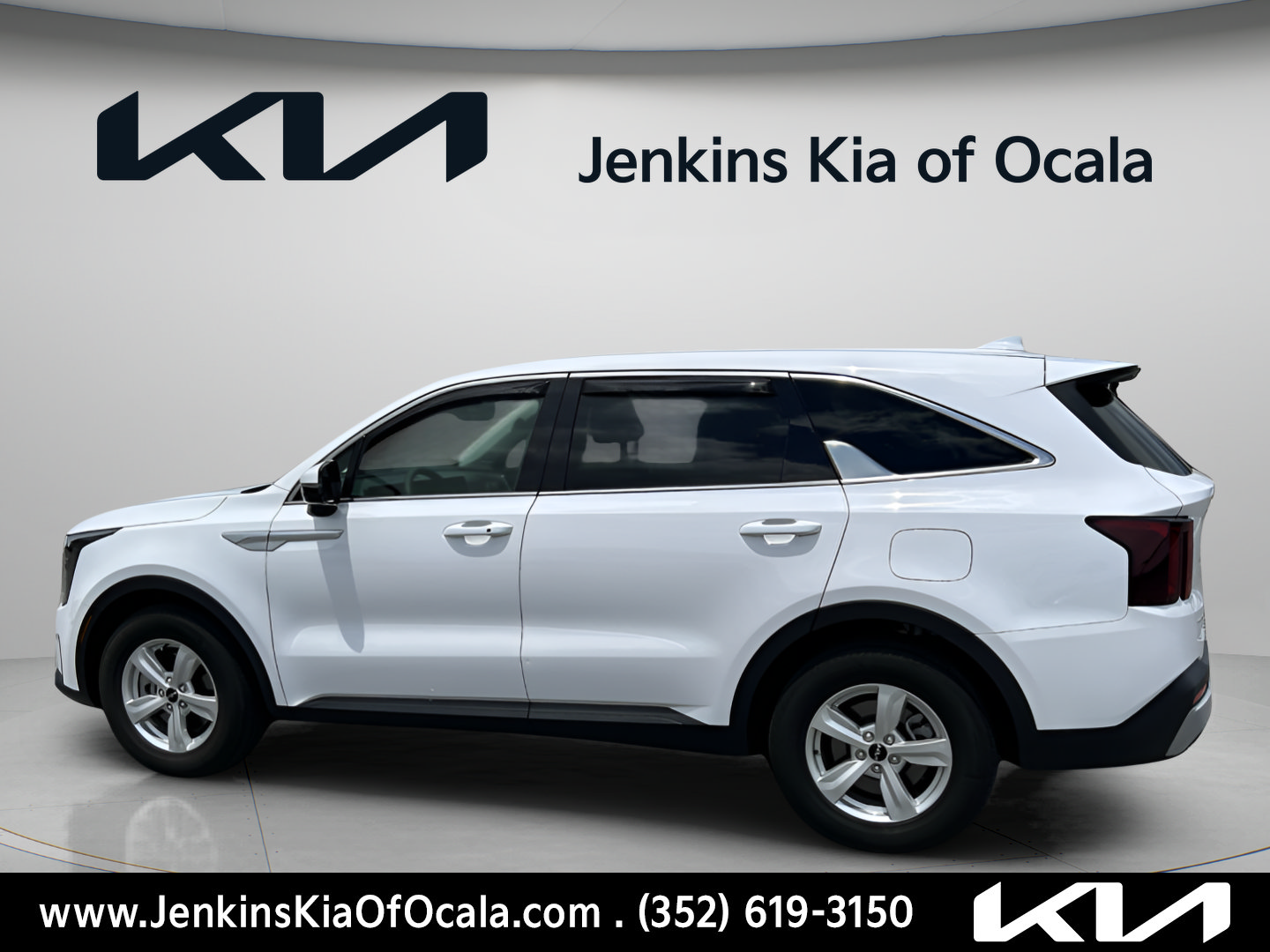 Used 2024 Kia Sorento LX FWD image 8