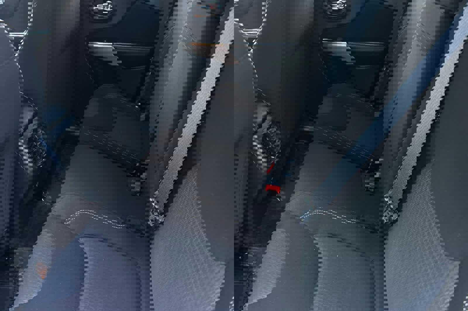 Used 2017 Jeep Cherokee Latitude image 5