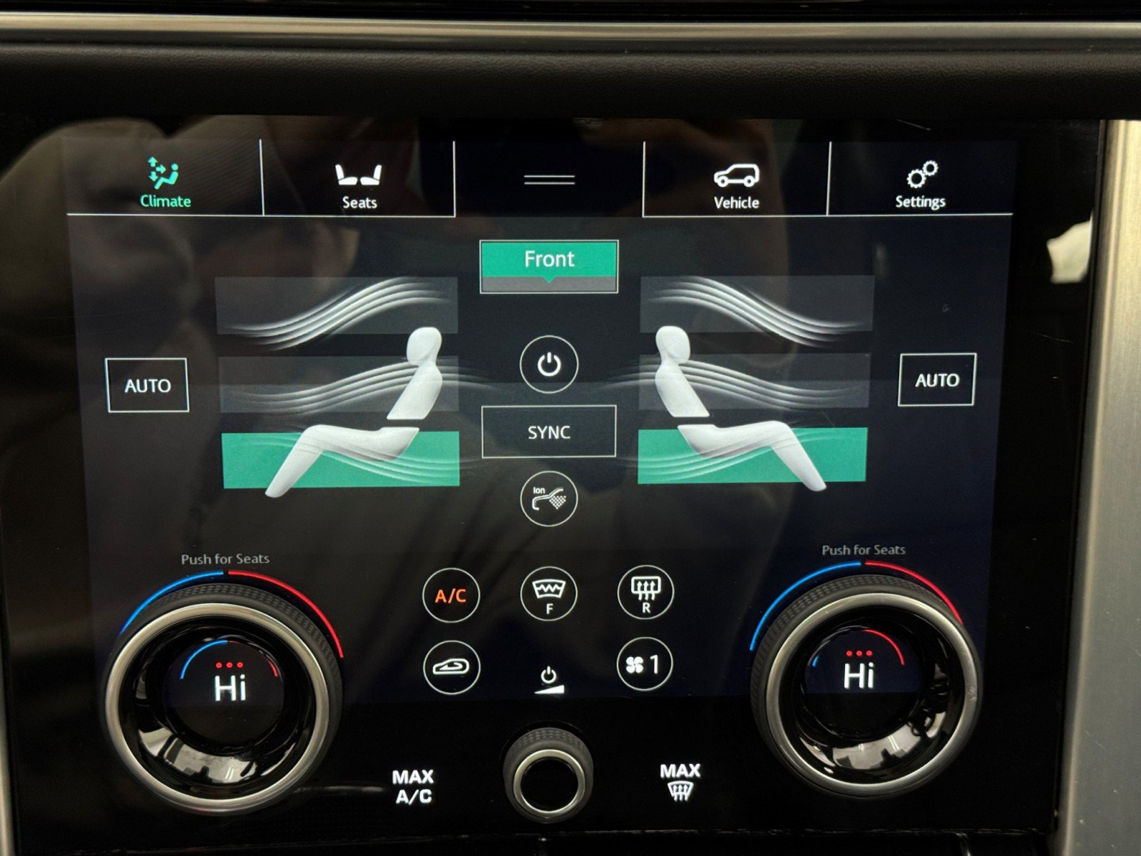 Used 2020 Land Rover Range Rover HSE image 36