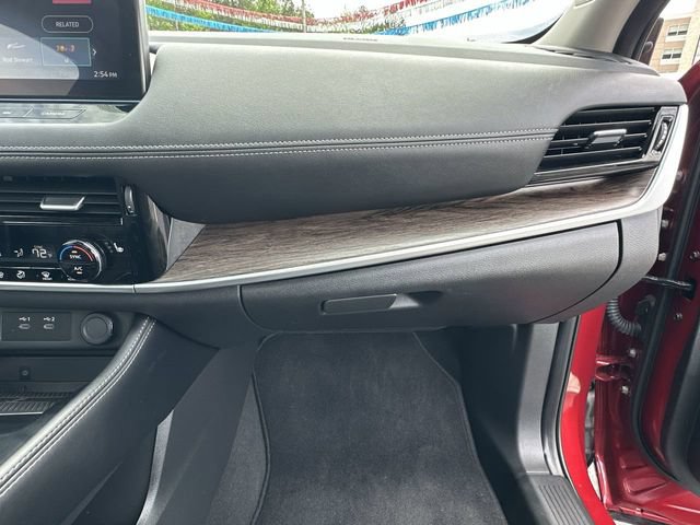 Used 2024 Nissan Rogue Platinum AWD/4WD image 28