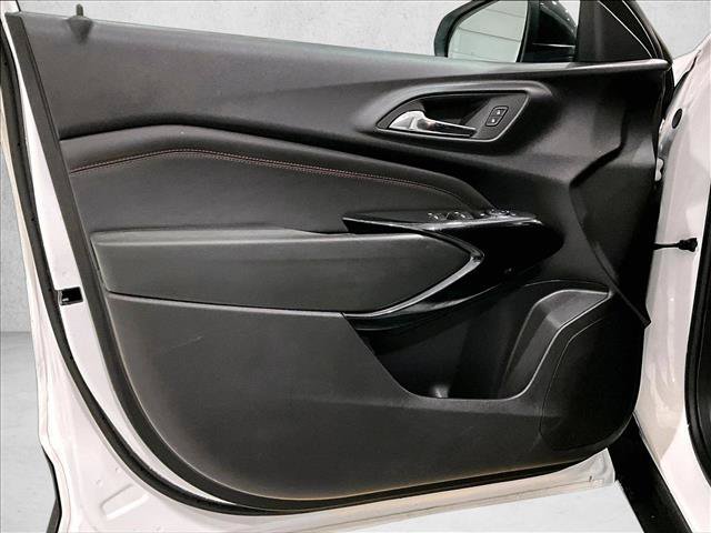 Used 2026 Chevrolet Trax RS FWD image 18