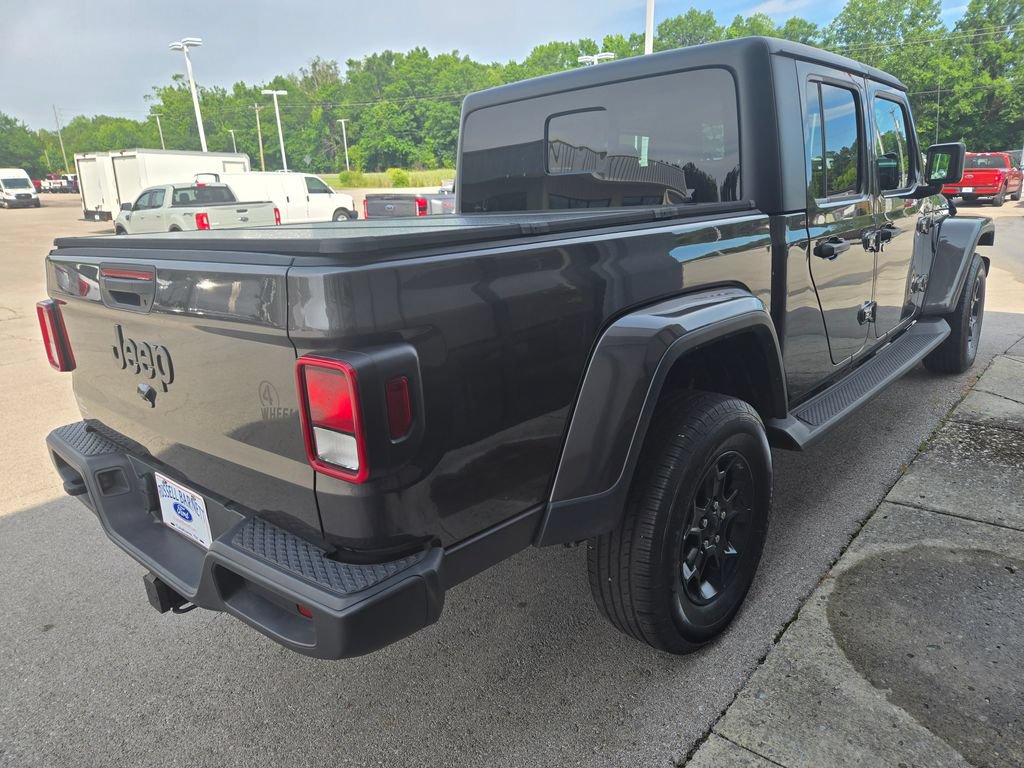 Used 2023 Jeep Gladiator Sport AWD/4WD image 4