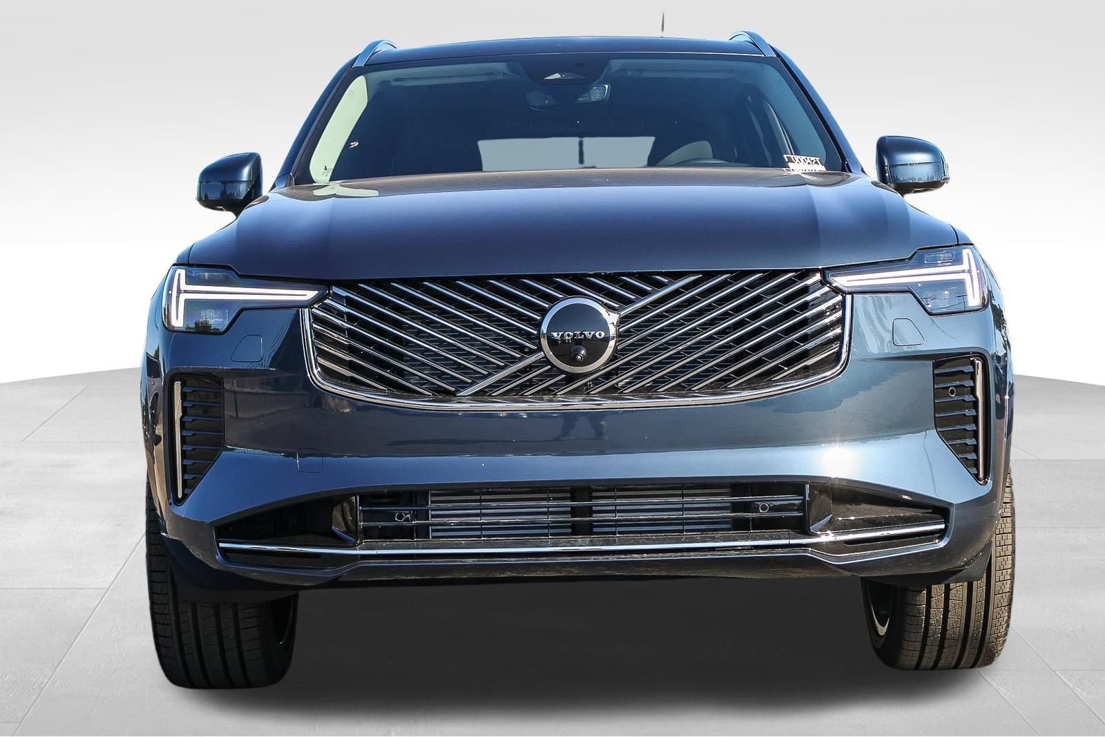 New 2026 Volvo XC90 T8 Ultra w/ Protection Package AWD/4WD image 2
