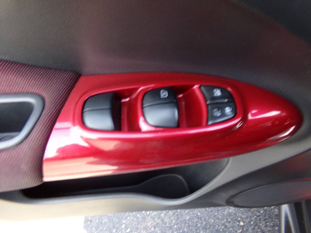 Used 2012 Nissan Juke SL AWD/4WD image 17
