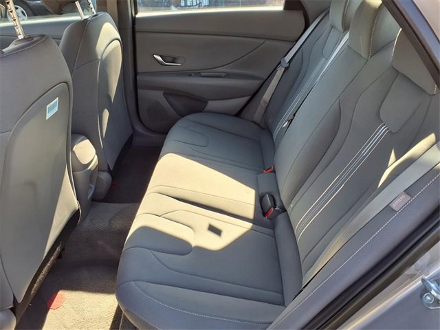 Used 2024 Hyundai Elantra SEL image 9