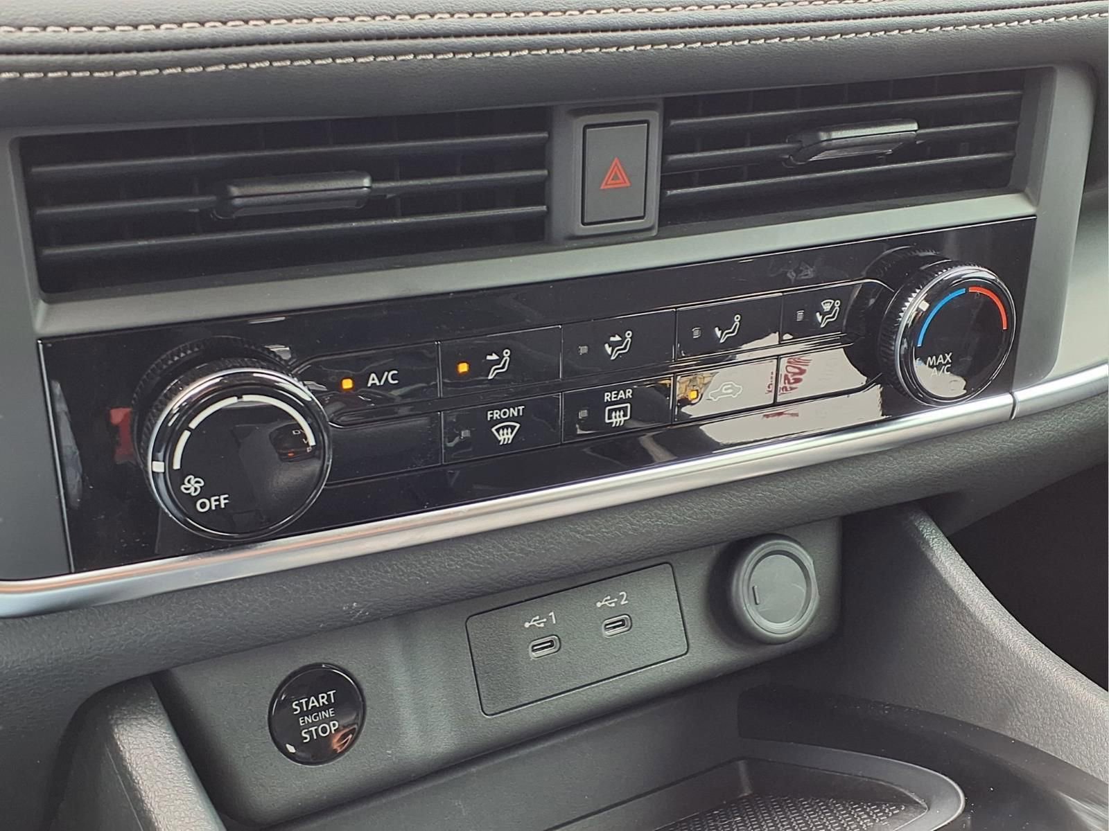 Used 2025 Nissan Rogue S image 18