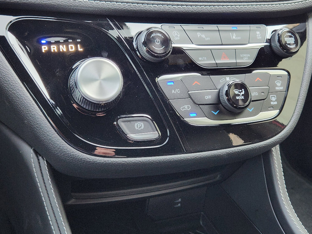 New 2026 Chrysler Pacifica Limited w/ S Appearance Package image 14