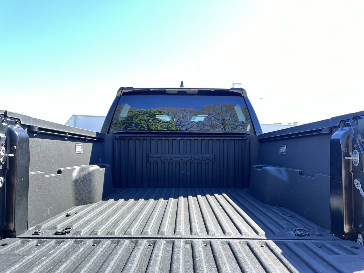 Used 2024 Toyota Tacoma TRD Off-Road AWD/4WD image 27