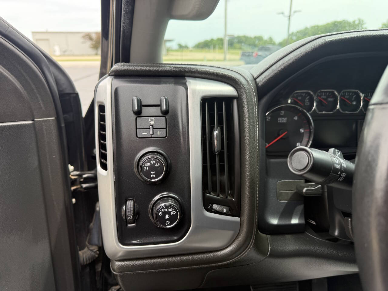 Used 2015 GMC Sierra 1500 SLT w/ SLT Preferred Package AWD/4WD image 15