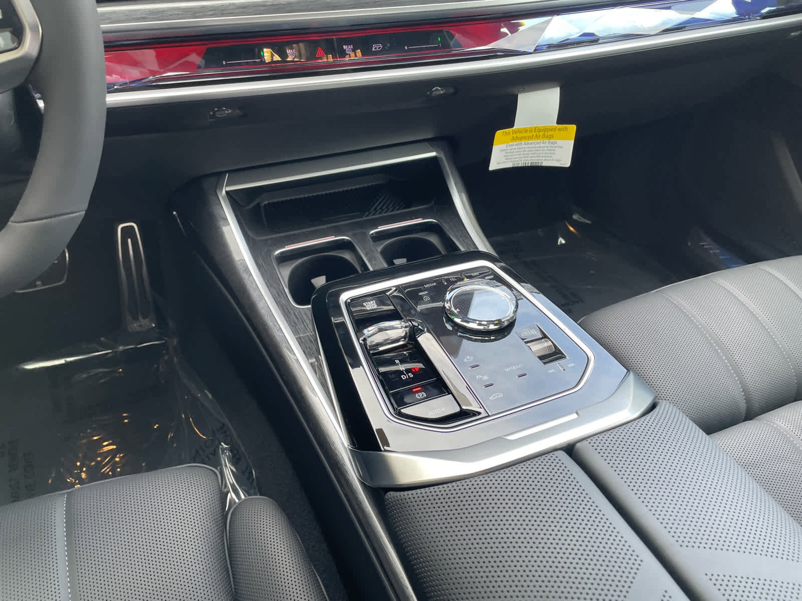 New 2026 BMW 750e xDrive w/ Executive Package image 12