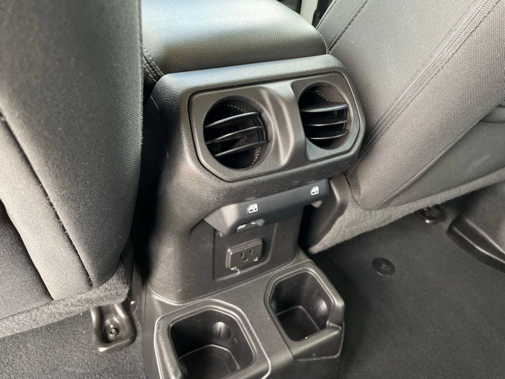 Used 2022 Jeep Wrangler Unlimited Sahara image 27