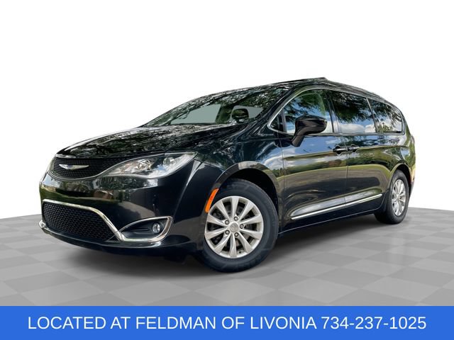 Used 2018 Chrysler Pacifica Touring-L w/ Premium Audio Group FWD image 1