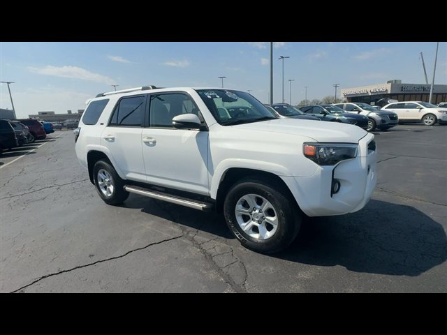 Used 2020 Toyota 4Runner SR5 Premium w/ Moonroof Package AWD/4WD image 2