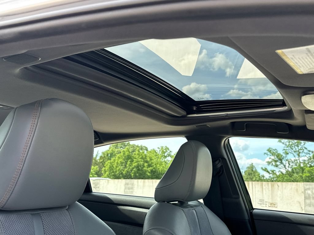 Used 2019 Toyota Avalon XSE w/ Carpet Mat Package FWD image 12