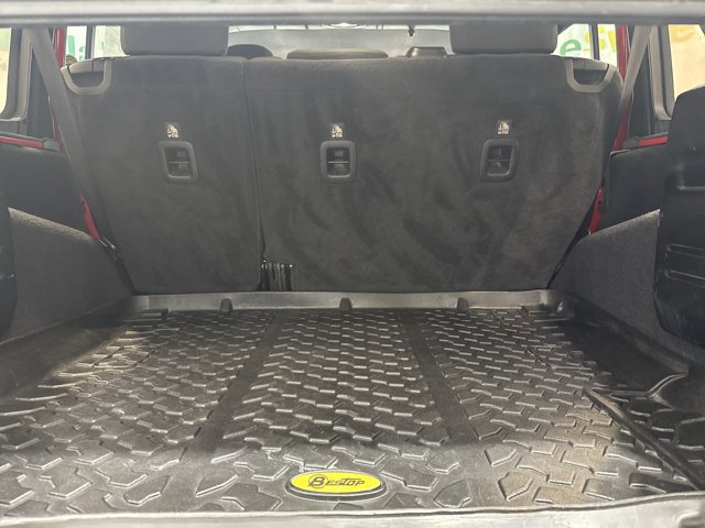 Used 2018 Jeep Wrangler Unlimited Sahara w/ Cold Weather Group AWD/4WD image 26