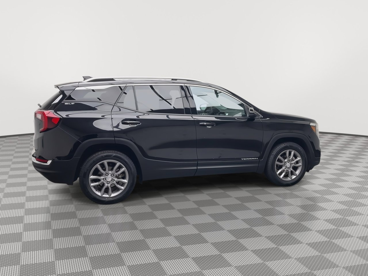 Certified 2024 GMC Terrain SLT image 40