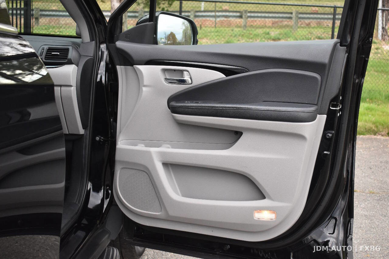 Used 2019 Honda Pilot Touring image 10