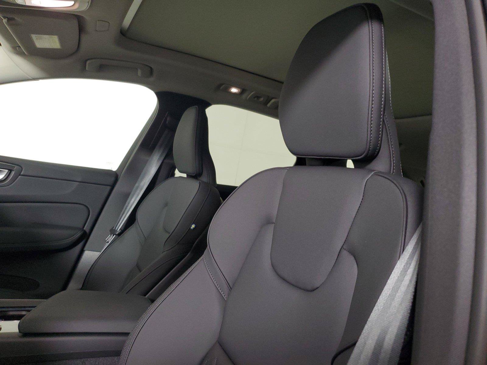 New 2026 Volvo XC60 B5 Core AWD/4WD image 23