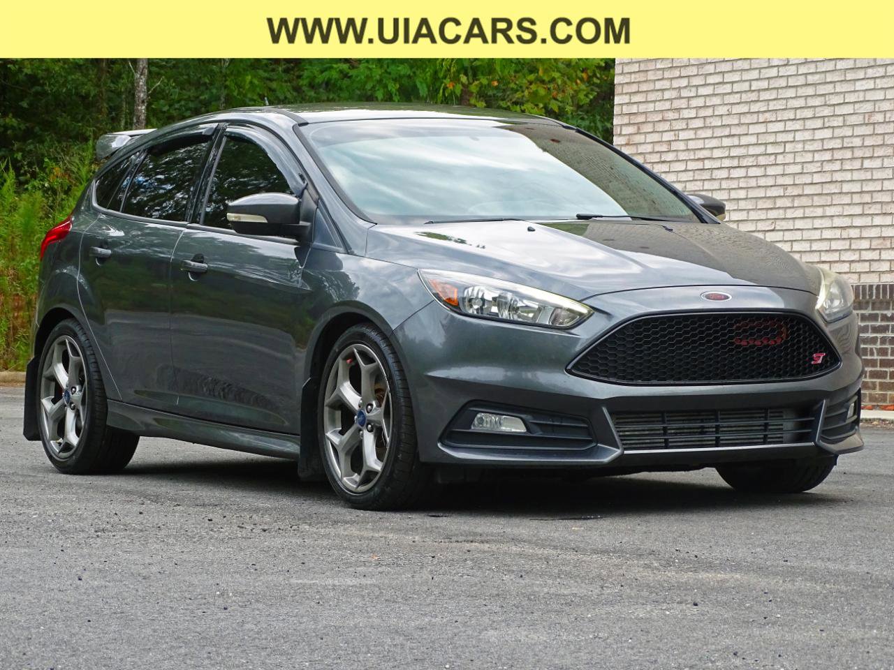Used 2017 Ford Focus ST image 5