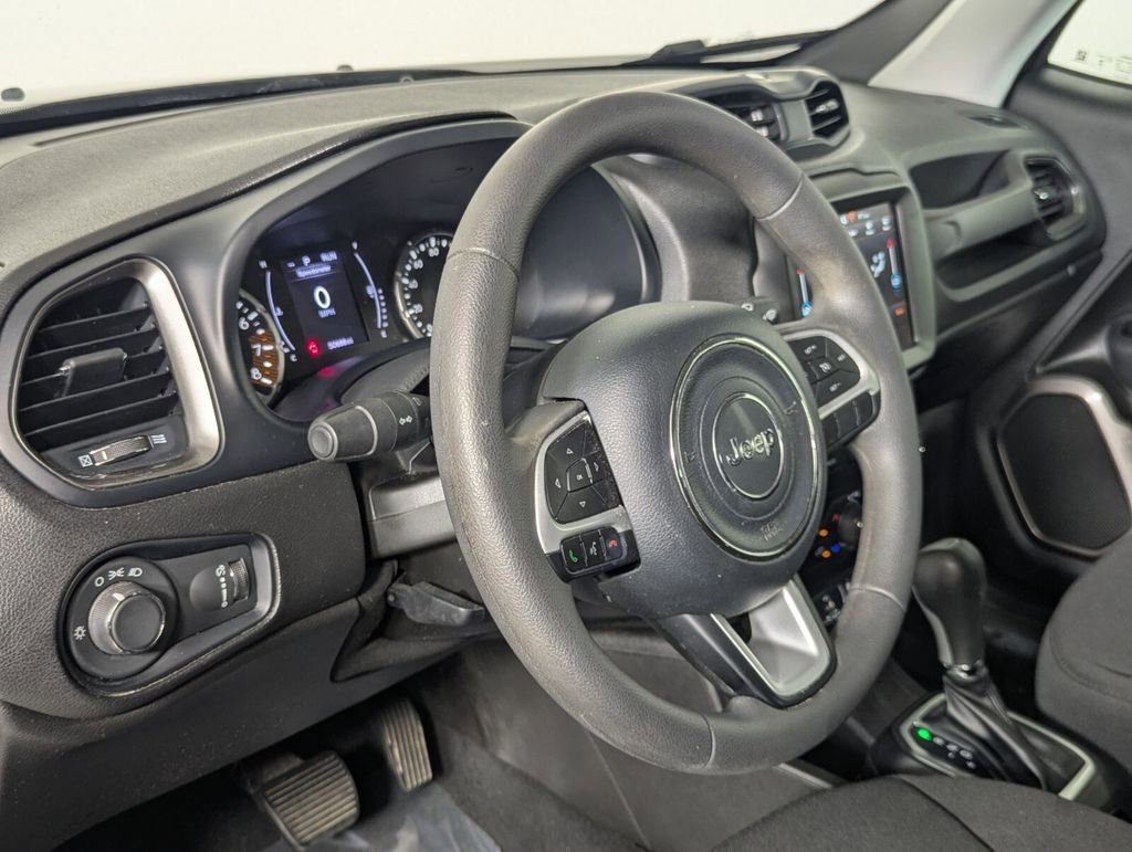 Used 2023 Jeep Renegade Latitude image 13