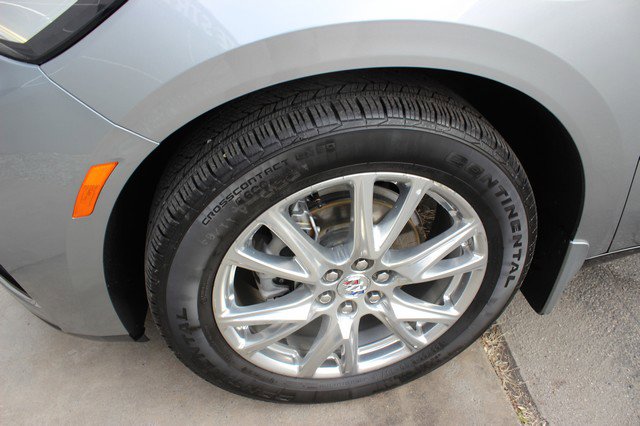 Used 2023 Buick Enclave Premium image 2