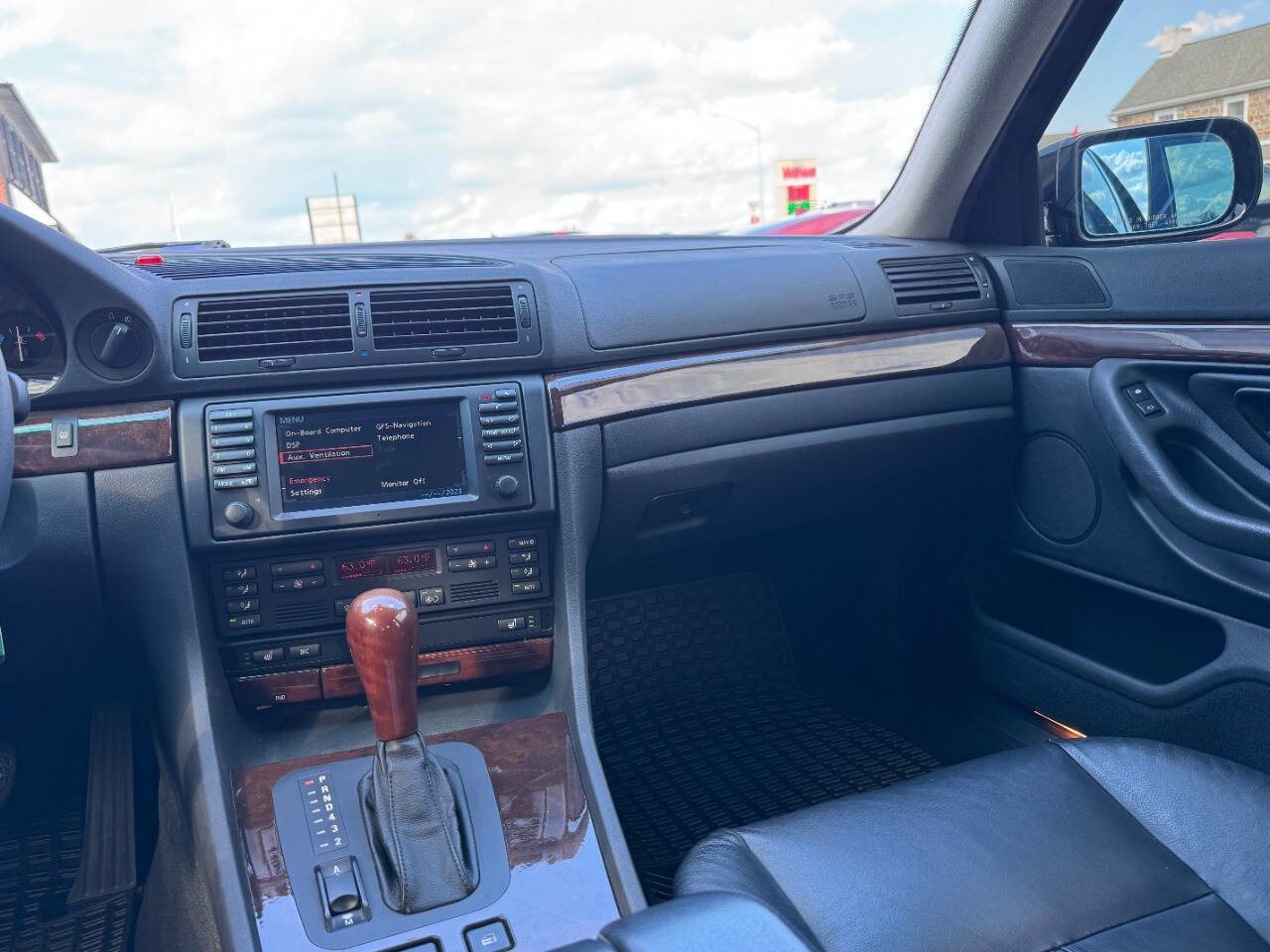 Used 2001 BMW 740i RWD image 21