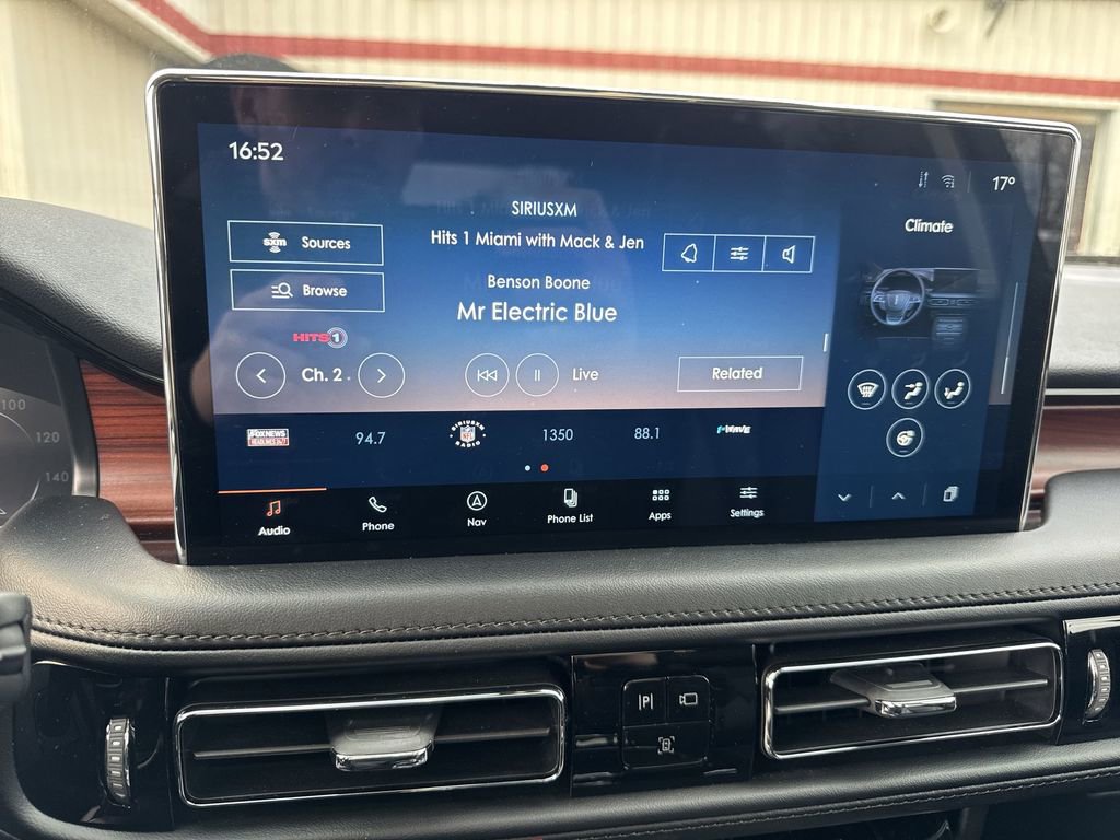 Used 2023 Lincoln Nautilus Reserve w/ Equipment Group 201A image 16