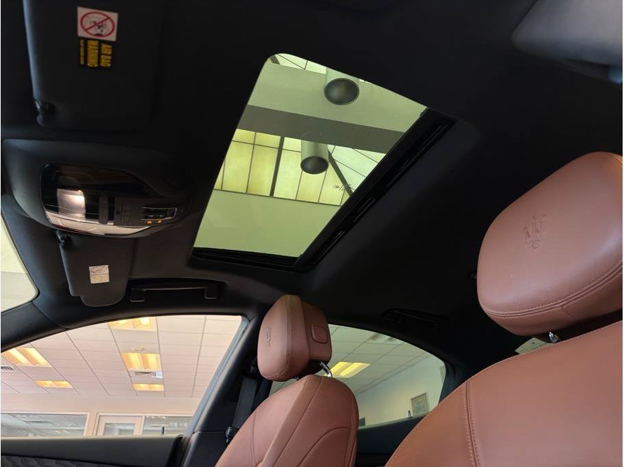 Used 2019 Maserati Ghibli RWD image 27