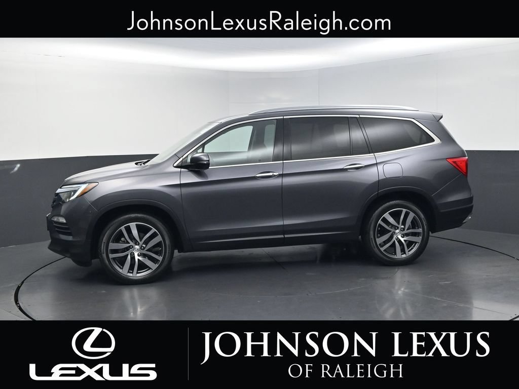 Used 2017 Honda Pilot Touring image 2