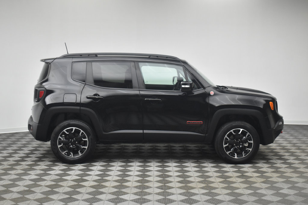 Used 2023 Jeep Renegade Trailhawk w/ Trailer Tow Group AWD/4WD image 9