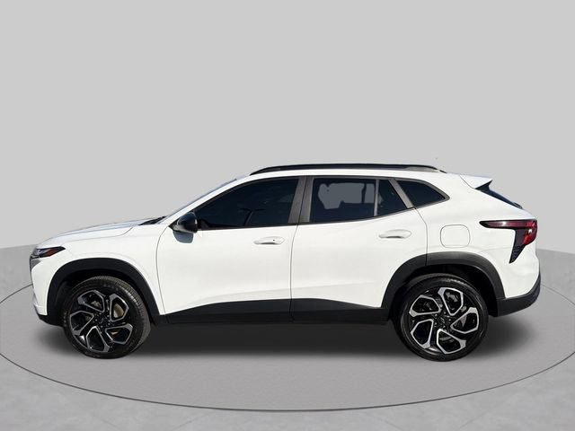 Used 2024 Chevrolet Trax RS FWD image 14